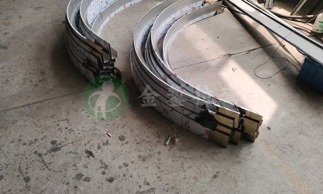 如何选择适合乌鲁木齐建筑铝材拉弯服务：市场现状、技术要求！