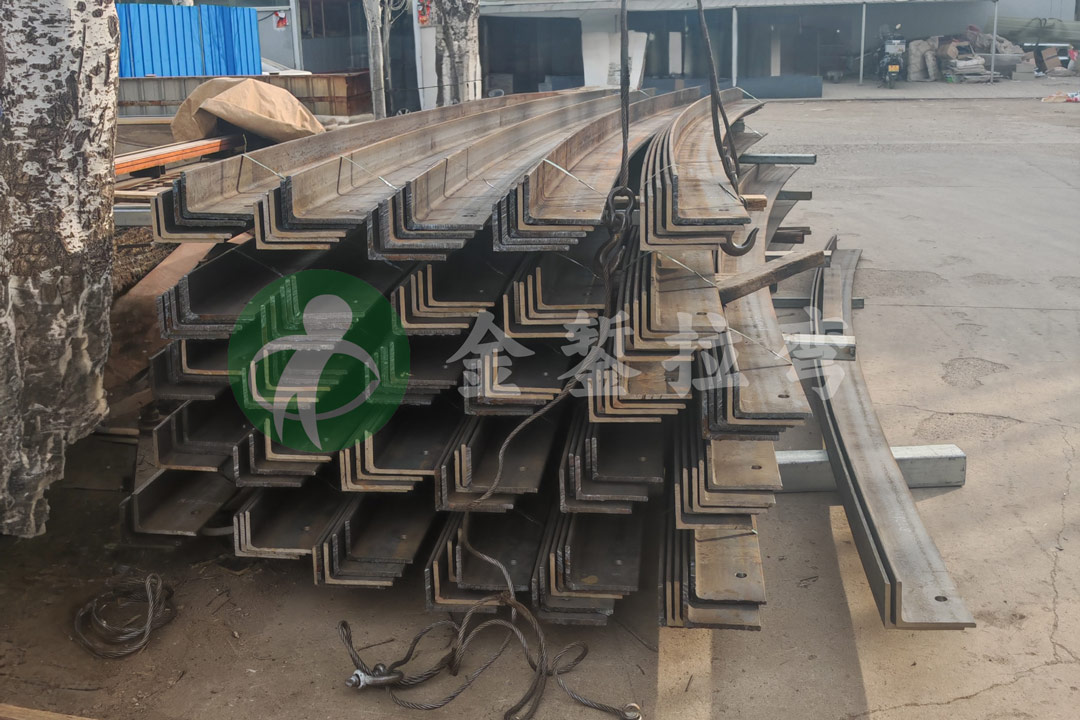 200X125X14角钢拉弯